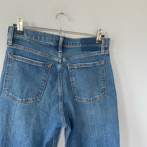 Abercrombie & Fitch The Mom HIgh Rise Distressed Jean Size 8 - Picture 8 of 9